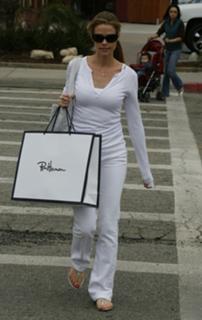 Denise Richards feet photo thumbnail