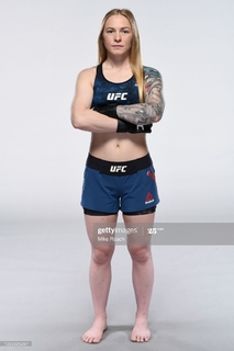 Kay Hansen feet photo thumbnail
