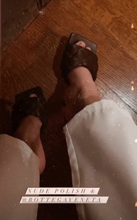 Adrienne Houghton feet photo thumbnail