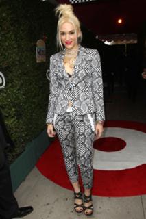 Gwen Stefani feet photo thumbnail