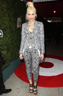 Gwen Stefani feet photo thumbnail