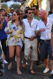 Jennifer Lopez feet photo thumbnail