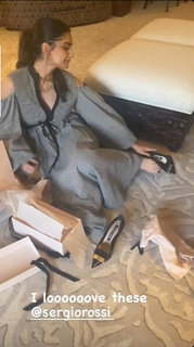 Sonam Kapoor feet photo thumbnail