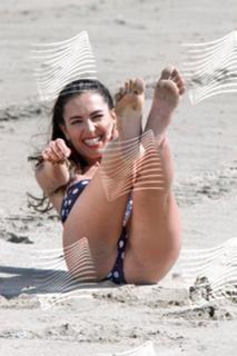 Caterina Balivo feet photo thumbnail