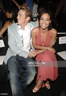 Rosario Dawson feet photo thumbnail