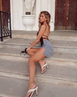 Kara Del Toro feet photo thumbnail