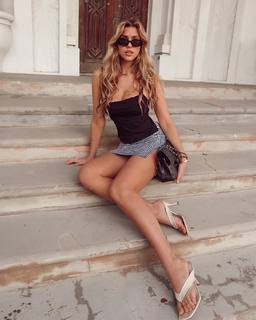 Kara Del Toro feet photo thumbnail
