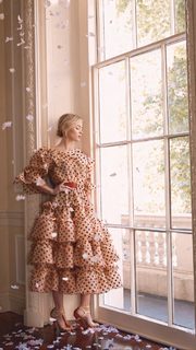 Emily Blunt feet photo thumbnail