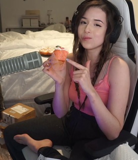 Imane Pokimane Anys feet photo thumbnail
