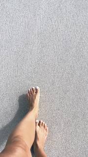 Kino MacGregor feet photo thumbnail