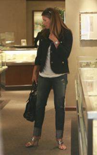 Daisy Fuentes feet photo thumbnail