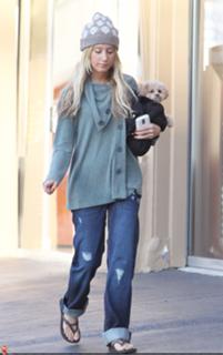 Ashley Tisdale feet photo thumbnail