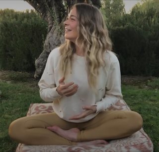 LeAnn Rimes feet photo thumbnail