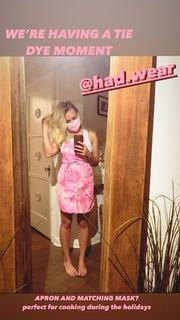 Emily Osment feet photo thumbnail