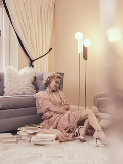 Naomi Watts feet photo thumbnail