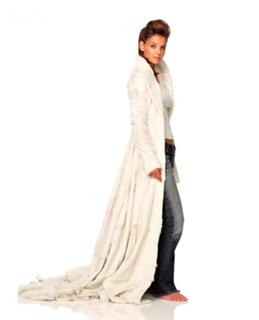 Katie Holmes feet photo thumbnail