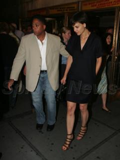 Katie Holmes feet photo thumbnail