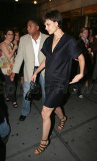 Katie Holmes feet photo thumbnail