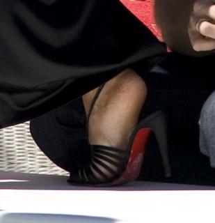 Jessica Alba feet photo thumbnail
