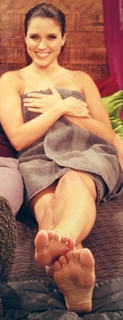 Sophia Bush feet photo thumbnail