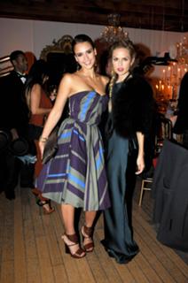 Jessica Alba feet photo thumbnail