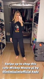 Chiara Ferragni feet photo thumbnail