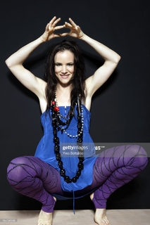 Juliette Lewis feet photo thumbnail