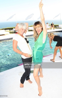 Juliette Lewis feet photo thumbnail