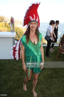 Juliette Lewis feet photo thumbnail