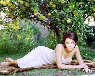 Jessica Alba feet photo thumbnail