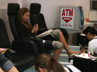 Jessica Alba feet photo thumbnail
