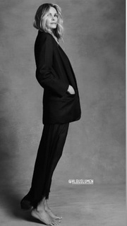 Elle Macpherson feet photo thumbnail