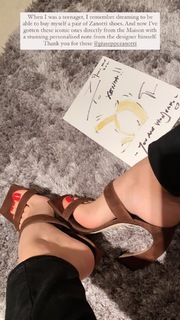 Xenia Tchoumitcheva feet photo thumbnail