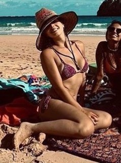 Giovanna Lancellotti feet photo thumbnail