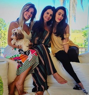 Giovanna Lancellotti feet photo thumbnail