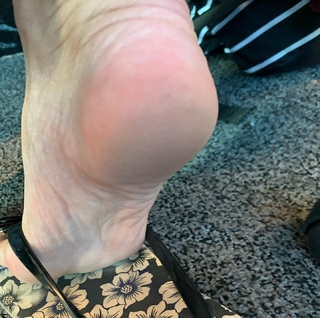 Kyle Unfug feet photo thumbnail