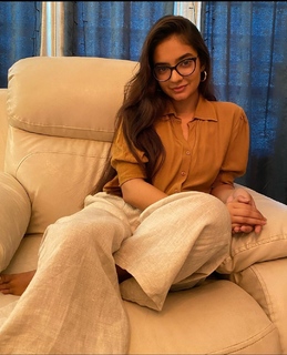 Anushka Sen feet photo thumbnail