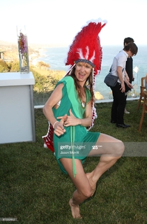 Juliette Lewis feet photo thumbnail
