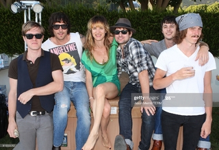 Juliette Lewis feet photo thumbnail