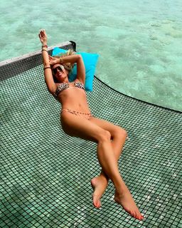 Adriane Galisteu feet photo thumbnail
