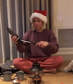 Kristen Bell feet photo thumbnail