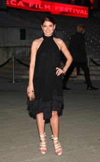 Debra Messing feet photo thumbnail