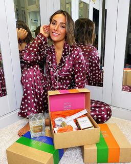 Frankie Bridge feet photo thumbnail