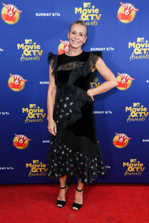 Chelsea Handler feet photo thumbnail