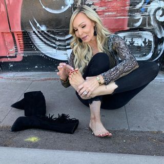 Kyle Unfug feet photo thumbnail