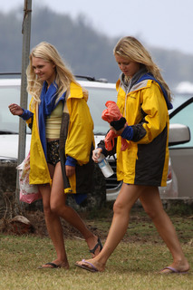 AnnaSophia Robb feet photo thumbnail