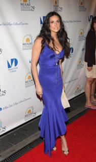 Demi Moore feet photo thumbnail