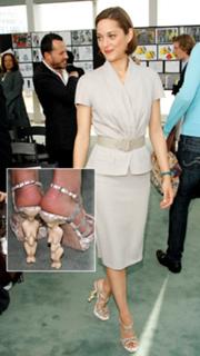 Marion Cotillard feet photo thumbnail