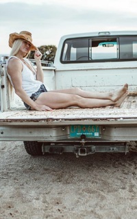 Holly Holm feet photo thumbnail