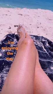 Kate Walsh feet photo thumbnail
